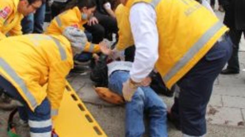 Ankara&rsquo;da İki Panelvan &Ccedil;arpıştı 6 Kişi Yaralandı