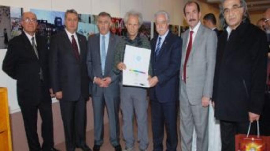 "13 Kare"de Ali &Ouml;z Sergisi A&ccedil;ıldı