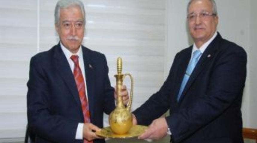 Amat&ouml;r Kul&uuml;pler Aldırmaz&rsquo;a Minnetdar