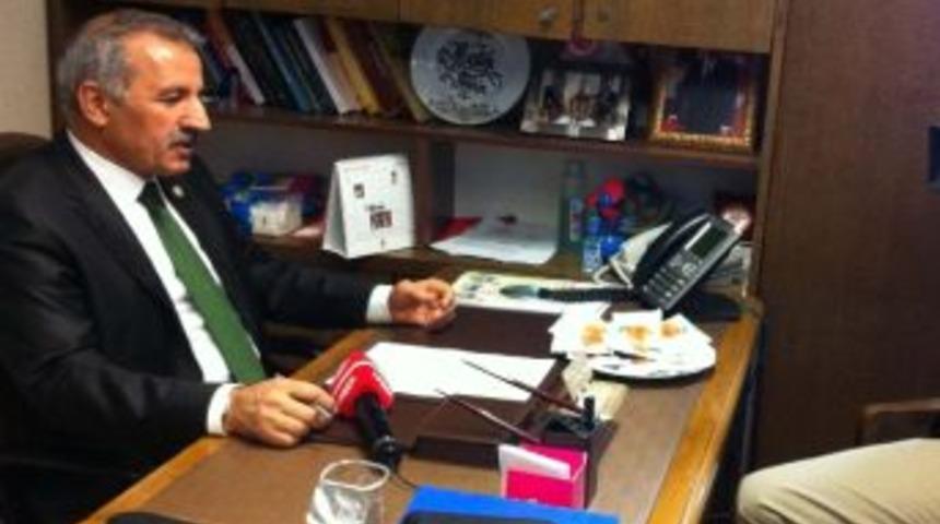 Milletvekili Şahin'den 'büyükşehir' Ve 'thy'nin Kayısı İkramı' Değerlendirmesi