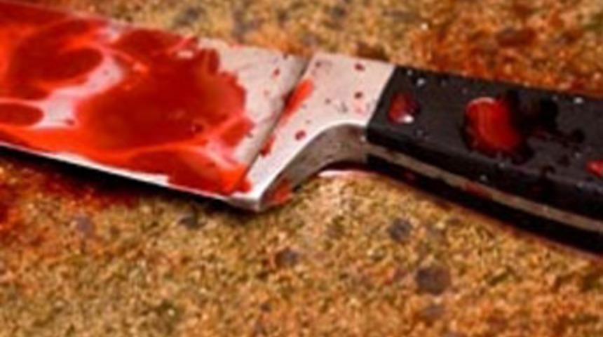 &Ccedil;ocuklarının boğazını kesip intihar etti