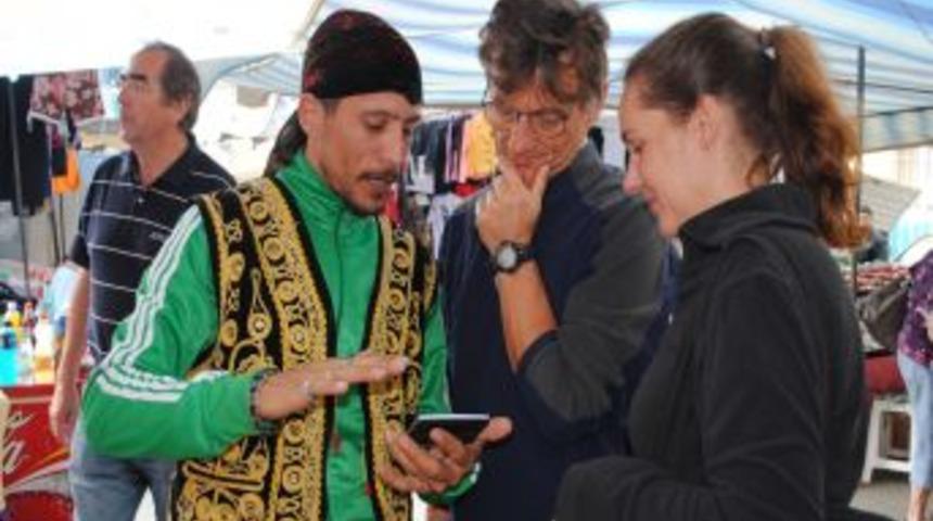 Korsan Elbisesiyle Ilgi &Ccedil;eken Esnaf Satışlarını Y&uuml;zde 30 Arttırdı