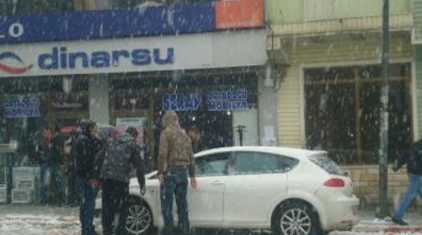 Muş&rsquo;ta Kar Yağışı Devam Ediyor