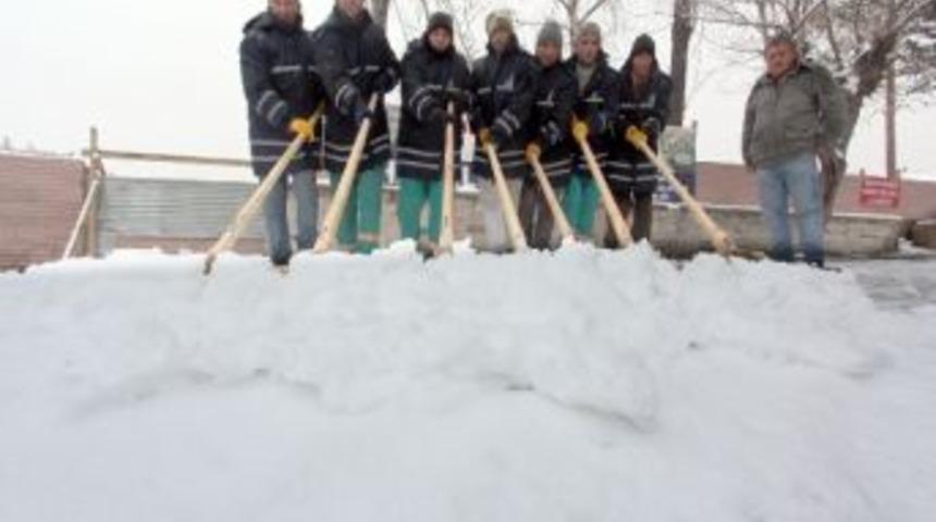 B&uuml;y&uuml;kşyehir&rsquo;de Kar Seferberliği