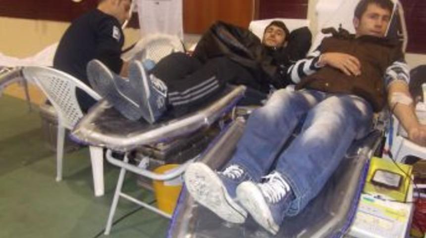 Fırat &Uuml;niversitesi BESYO'dan Kan Bağışı