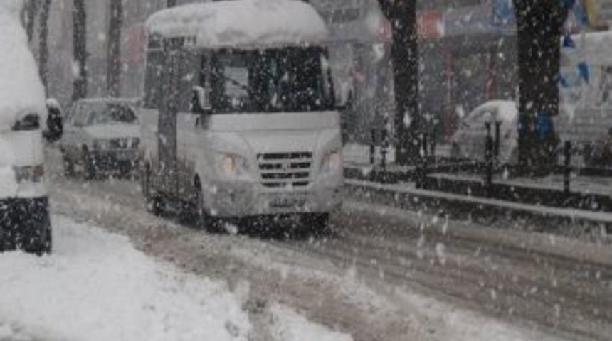 Bitlis'te 60 K&ouml;y Yolu Ulaşıma Kapandı