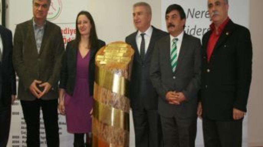CHP Milletvekili Pavey&rsquo;e 2012 İnsan Hakları &Ouml;d&uuml;l&uuml;
