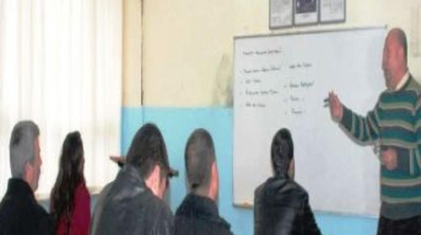 Emyo&rsquo;da Akademik Danışmanlık Dersleri Devam Ediyor