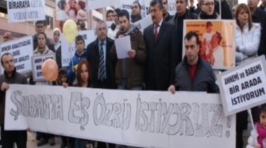 Eş Durumundan Atanamayan &Ouml;ğretmenlerden Meb &Ouml;n&uuml;nde Eylem