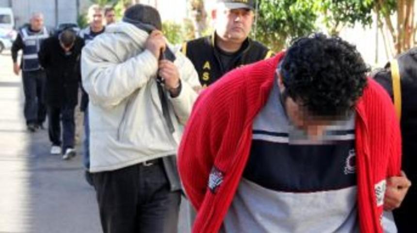 Kadınları Evlilik Vaadiyle Kandırıp Fuhuşa Zorlayan &Ccedil;ete &Ccedil;&ouml;kertildi