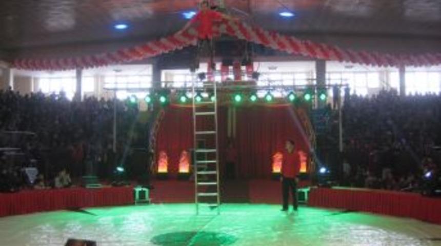 Uluslararası T&uuml;rkiye Sirki, Erzurumluları B&uuml;y&uuml;ledi