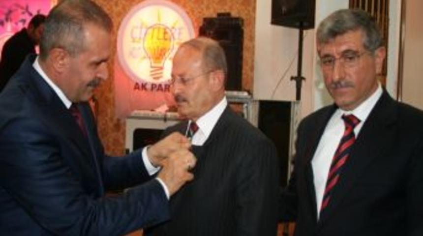 Has Parti &Uuml;yesi 300 Kişi Ak Parti'ye Katıldı