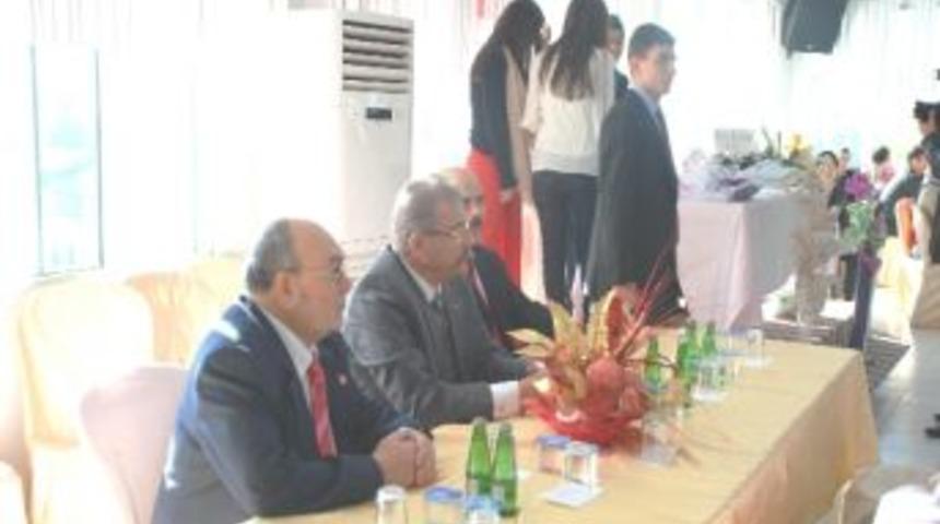 Oğlunu Nişanlayan İl M&uuml;ft&uuml;s&uuml; &Ccedil;ortul'u Vali Cerrah Yalnız Bırakmadı