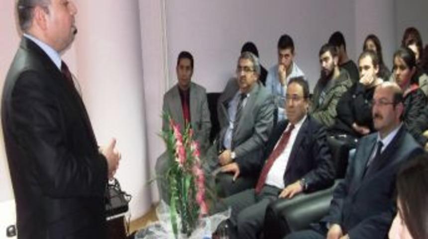 &Uuml;niversite &Ouml;ğrencilerine Liderlik Ve İletişim Semineri