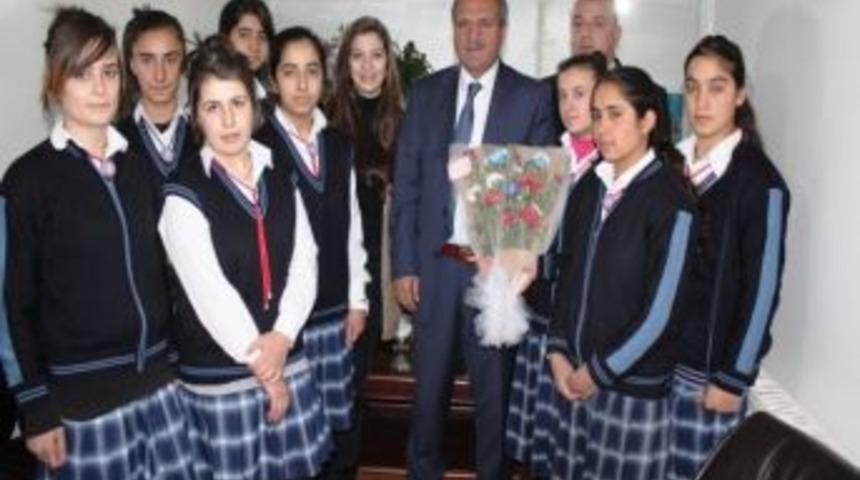 &Ouml;ğrencilerden Milli Eğitim M&uuml;d&uuml;r&uuml; Sayılır&rsquo;a Ziyaret