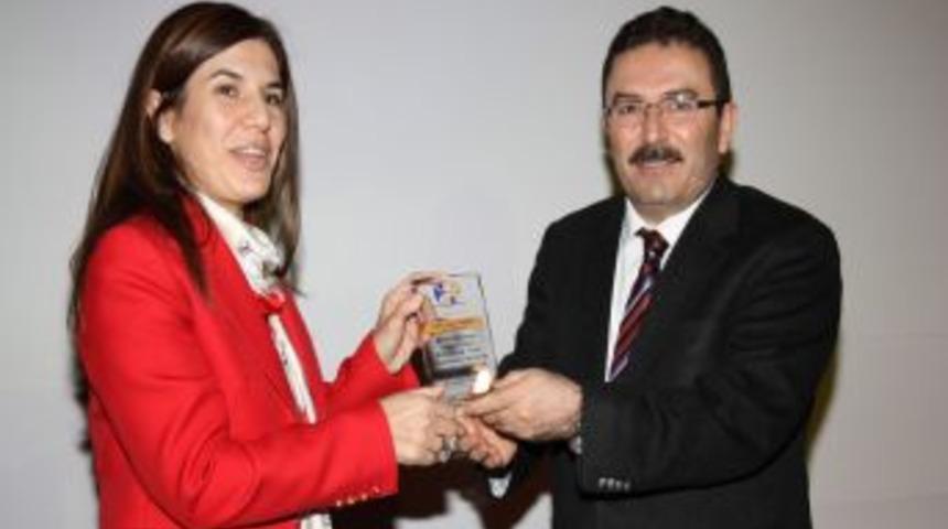 Kardeşlik K&ouml;pr&uuml;s&uuml; Coşkusu Salona Sığmadı