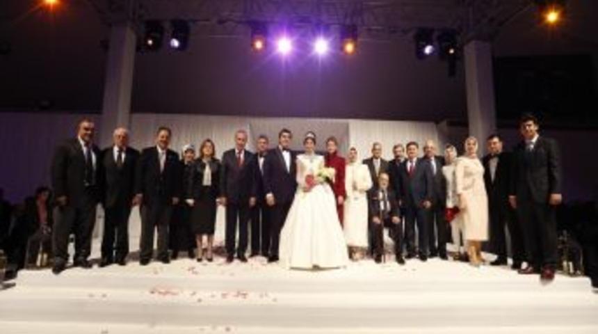B&uuml;lent Arın&ccedil; Ve Fatma Şahin Nikah Şahidi Oldu