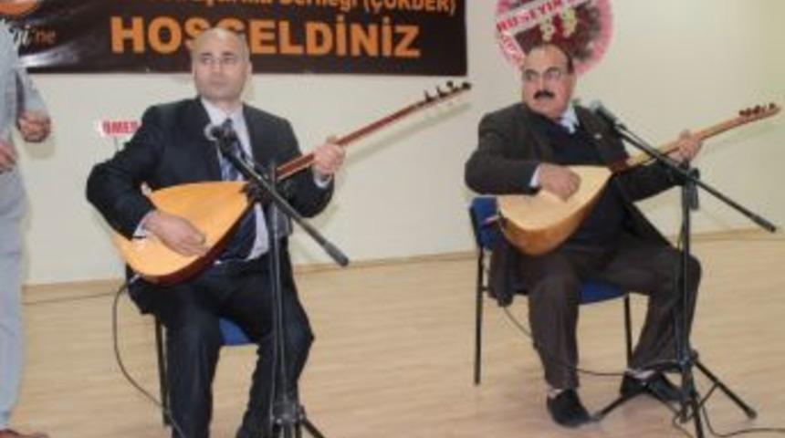 Halk Ozanları G&uuml;z Ş&ouml;leninde Atıştı