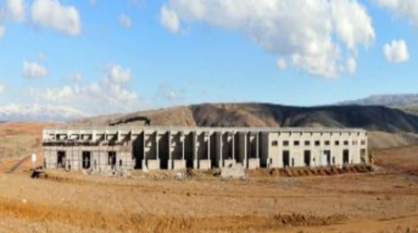 Sanayi Sitesinde İşyerleri Y&uuml;kseliyor