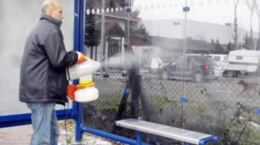 Otob&uuml;s Durakları Temizleniyor