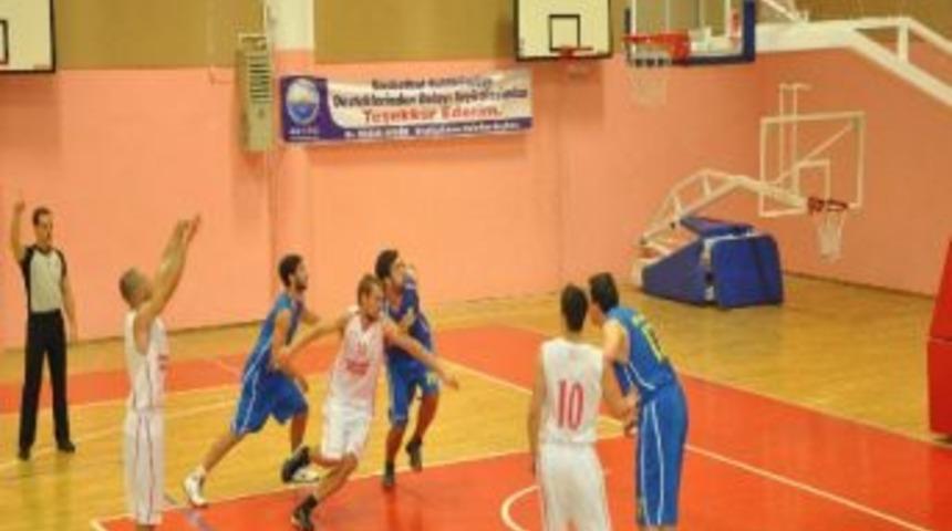 B&uuml;y&uuml;k&ccedil;ekmece Basketbol G&ouml;n&uuml;lleri Fethetti