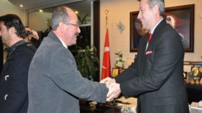 Metin Şent&uuml;rk&rsquo;ten Başkan Altung&uuml;n&rsquo;e Ziyaret