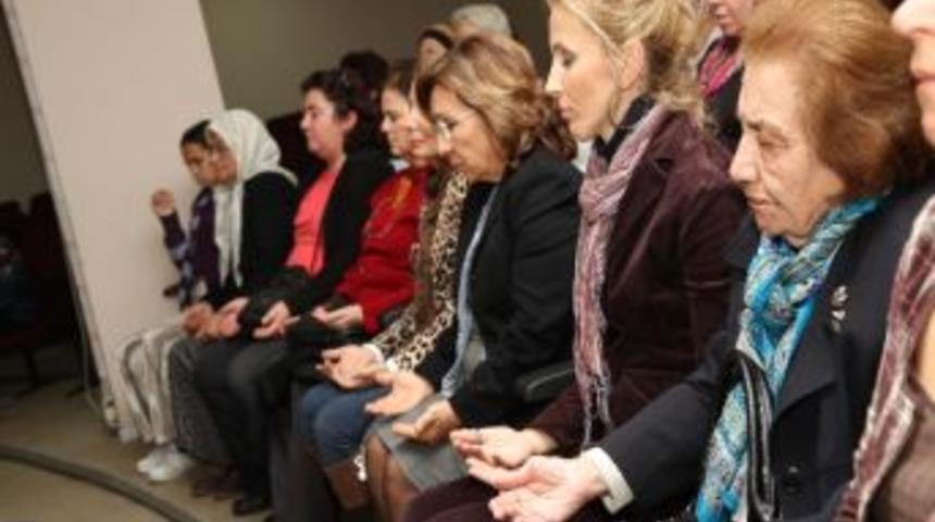 Karşıyakalı Kadınlar &ldquo;duygusal Detoks&rdquo; Etkinliğinde Buluştu