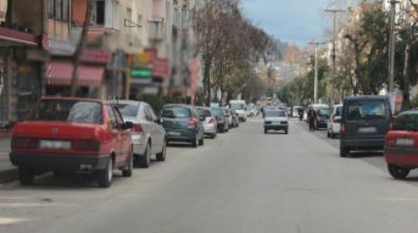 Vatandaş &Ccedil;arşamba&rsquo;da Park Yeri Bulamıyor
