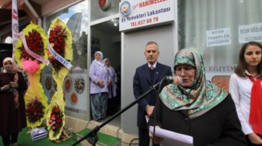 Ev Hanımları, Ihtiya&ccedil; Sahibi &Ouml;ğrenciler I&ccedil;in Lokanta A&ccedil;tı