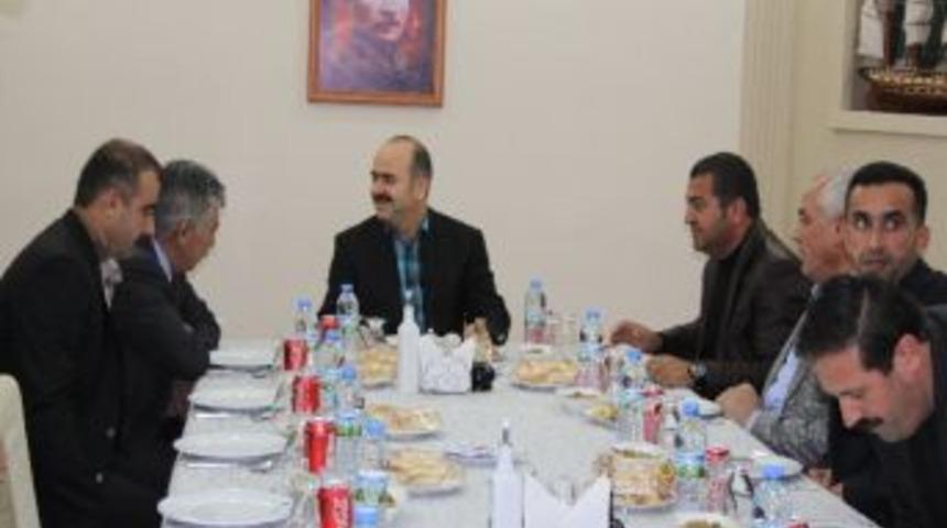 Vali Ahmet Aydın İl Genel Meclisi &Uuml;yeleri Onuruna Bir Yemek Verdi