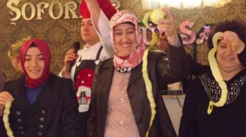 &Ccedil;orlulu Hanımlar, Mutfaktaki H&uuml;nerlerini Oktay Usta'nın Beğenisine Sundu