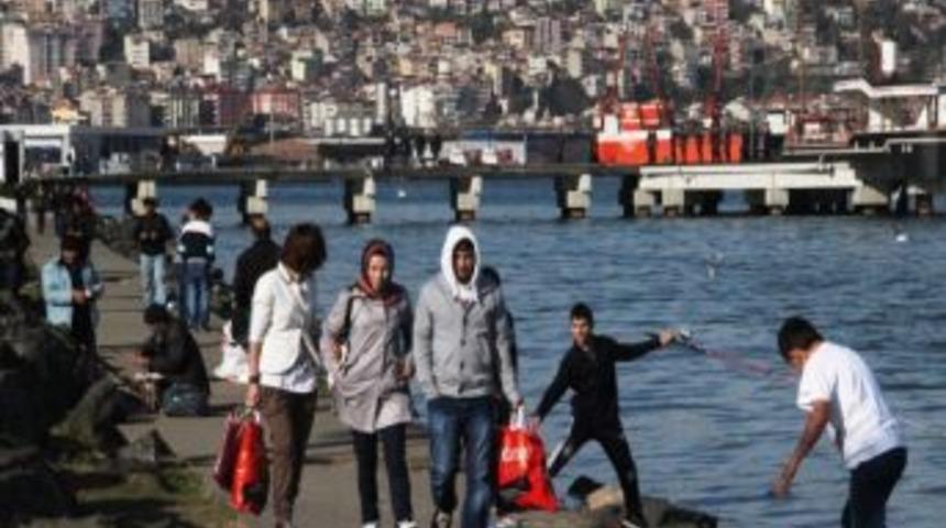 Vatandaşlar Sahile Akın Etti