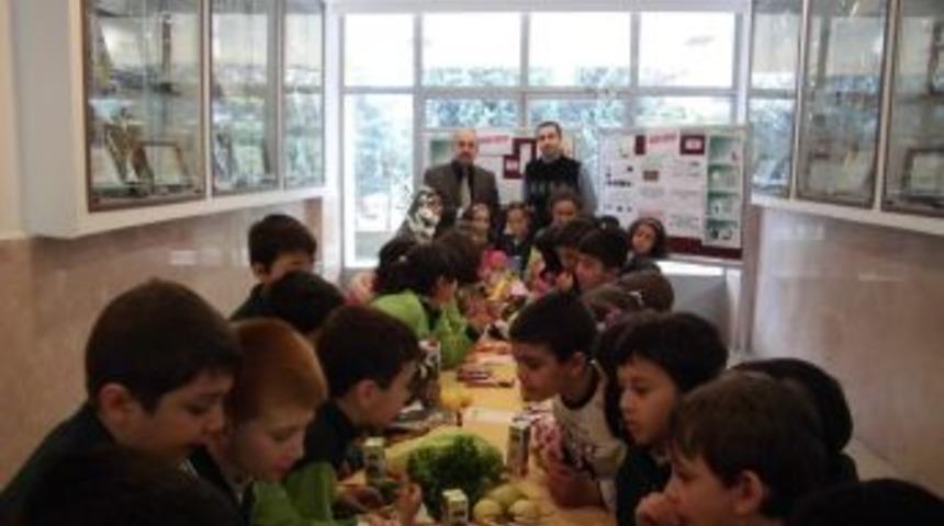 &Ouml;ğrencilerden Anlamlı Sergi