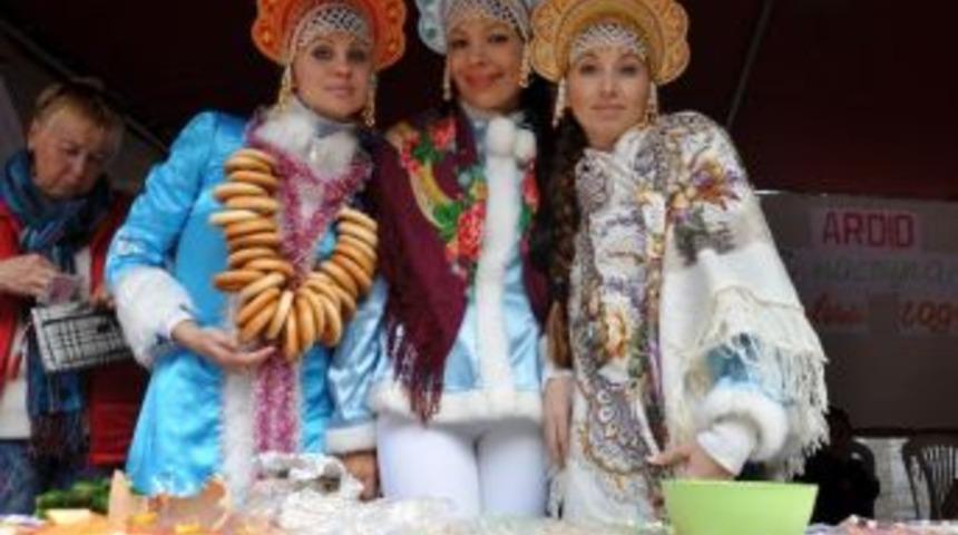 Alanya'da Noel Pazarına İlgi