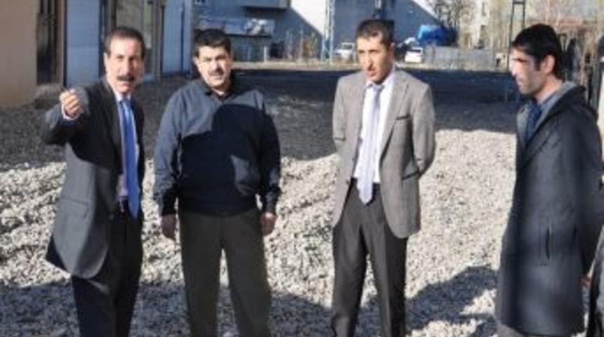 Yol Kumlama Çalışmaları Devam Ediyor