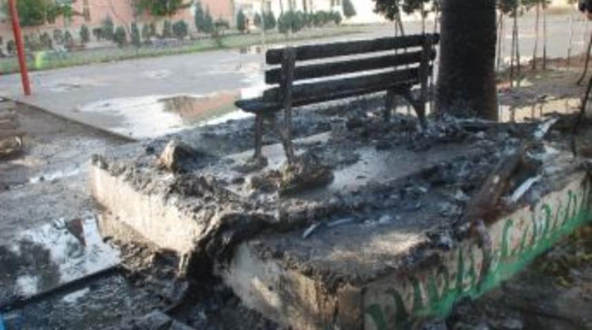 Didim&rsquo;de Okulun N&ouml;bet Kul&uuml;besi Yakıldı