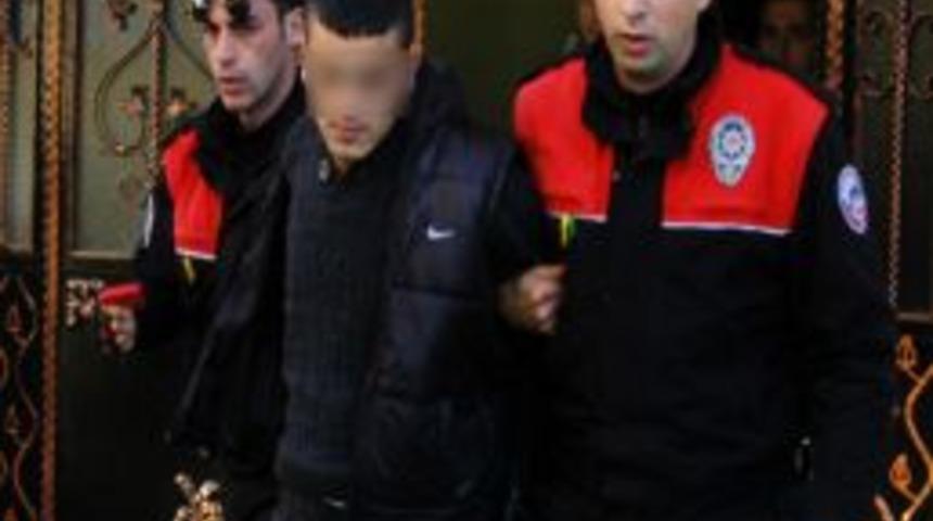 Hırsızlık I&ccedil;in Girdikleri Evde Su&ccedil;&uuml;st&uuml; Yakalandılar