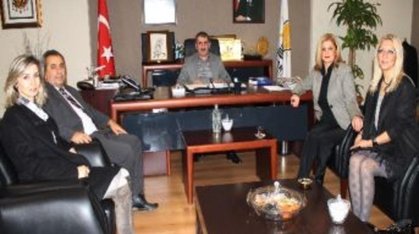 Uğur Akademik Lisesi Y&ouml;neticileri Ak Parti'yi Ziyaret Etti