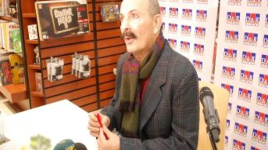 Cemil İpek&ccedil;i Bodrum&rsquo;da Yeni Kitabını Tanıttı