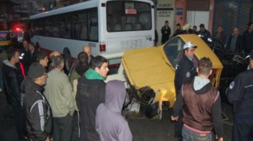 Sağanak Yağış İzmir'i G&ouml;le &Ccedil;evirdi