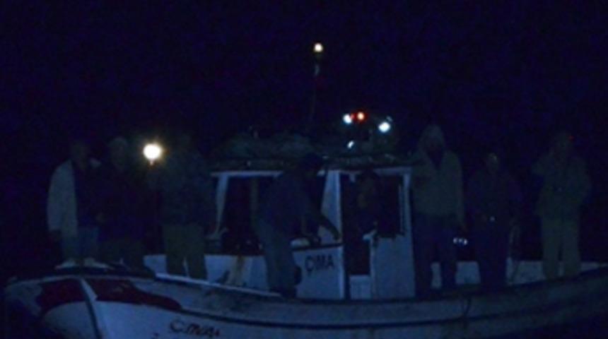 &Ccedil;eşme'de bir tekne alabora oldu