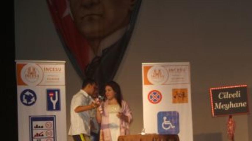 Yozgat&rsquo;ta Engelli Oyuncuların Tiyatro Oyunu Beğenildi