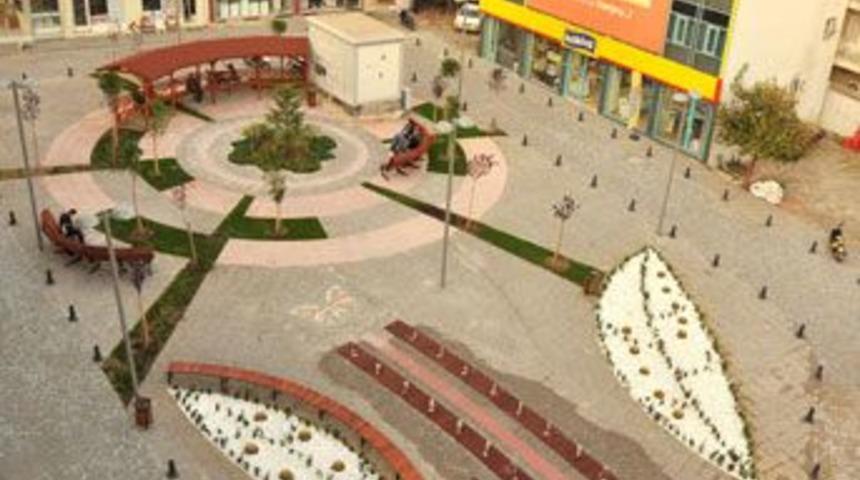 Asım Okur Meydanı &ccedil;alışmaları tamamlandı