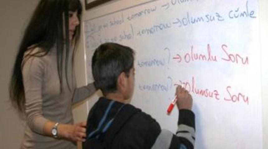 Kar Tanesi Et&uuml;t Merkezi&rsquo;nden Miniklere Bire Bir İngilizce Eğitimi