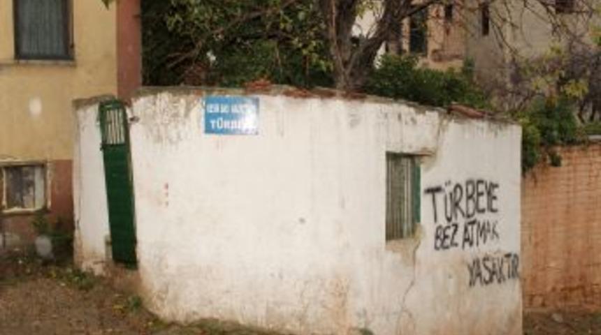 Kesikbaş Hazretleri&rsquo;nin T&uuml;rbesi Yıkılmak &Uuml;zere