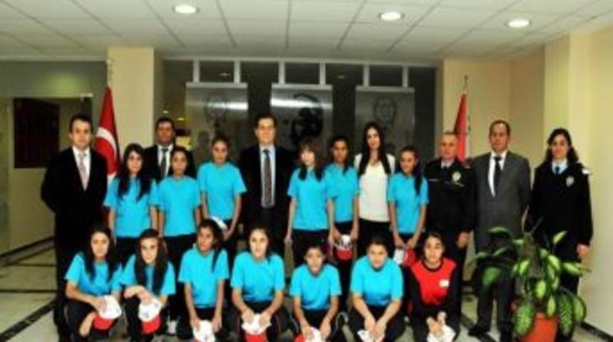 &lsquo;haydi Kızlar Spora&rsquo; Projesine Sodes Desteği