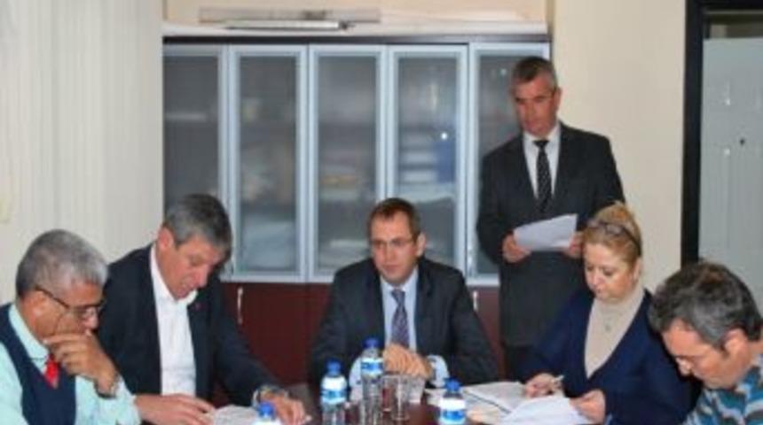 K&uuml;&ccedil;&uuml;kk&ouml;y Belediye Meclisi Toplandı