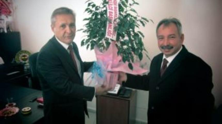 Chp&rsquo;den Salihli &Ouml;ğretmenevi M&uuml;d&uuml;r&uuml;ne Ziyaret