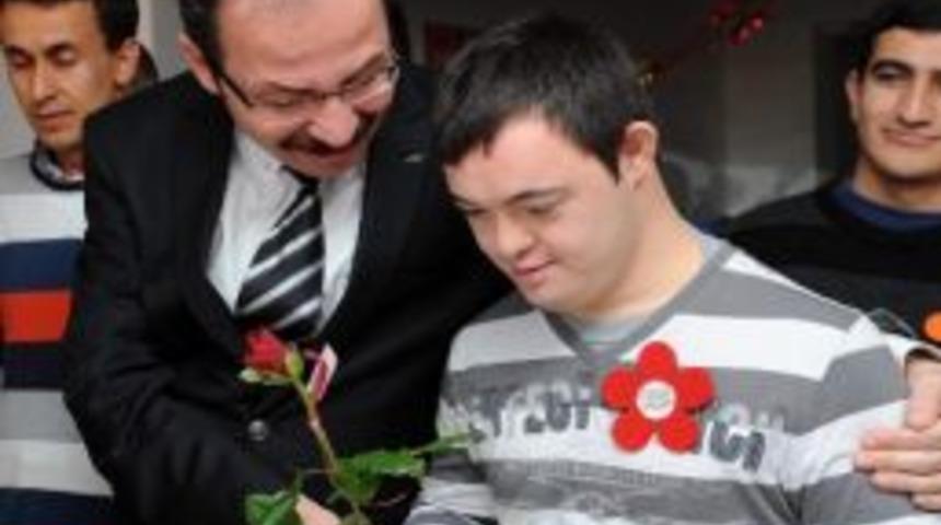 Özgür Yaşam Grubu İkinci Dönem Mezunlarını Verdi