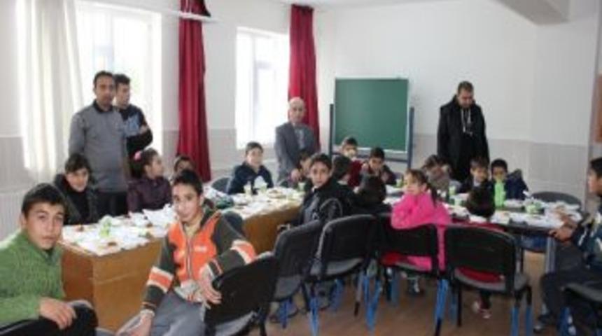 Öğrenciler, Engelli Kardeşlerini Unutmadılar